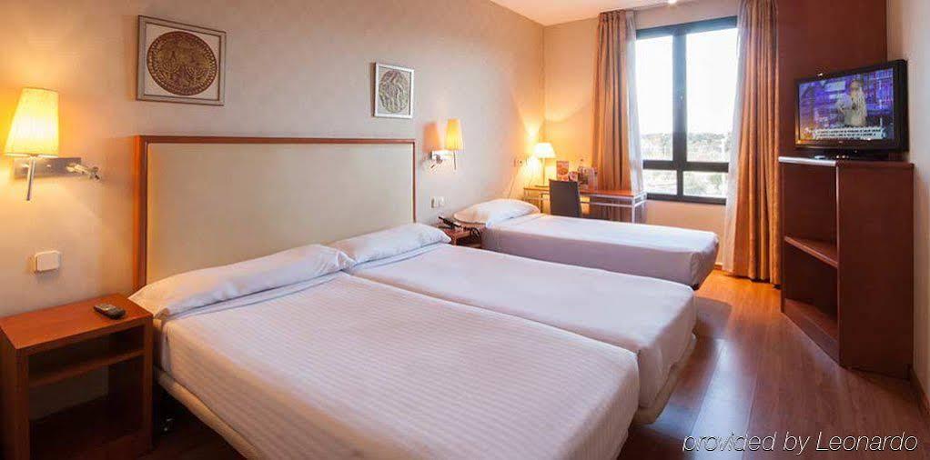 Th Boadilla Hotel Боадиля дел Монте Екстериор снимка
