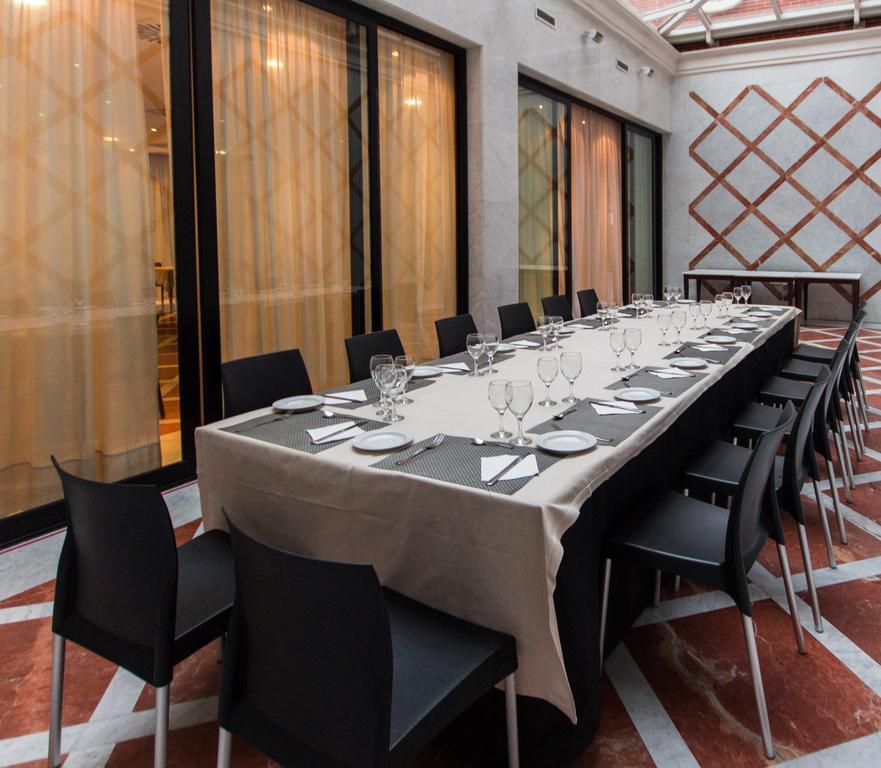 Th Boadilla Hotel Боадиля дел Монте Екстериор снимка