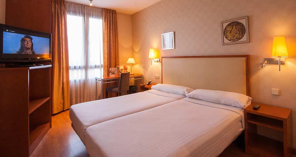 Th Boadilla Hotel Боадиля дел Монте Екстериор снимка