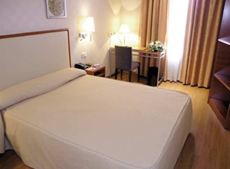Th Boadilla Hotel Боадиля дел Монте Екстериор снимка